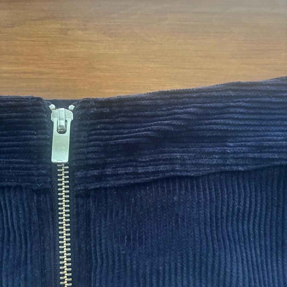 NWT GAP Navy Blue Corduroy Mini Skirt, Size 0 - Picture 4 of 9